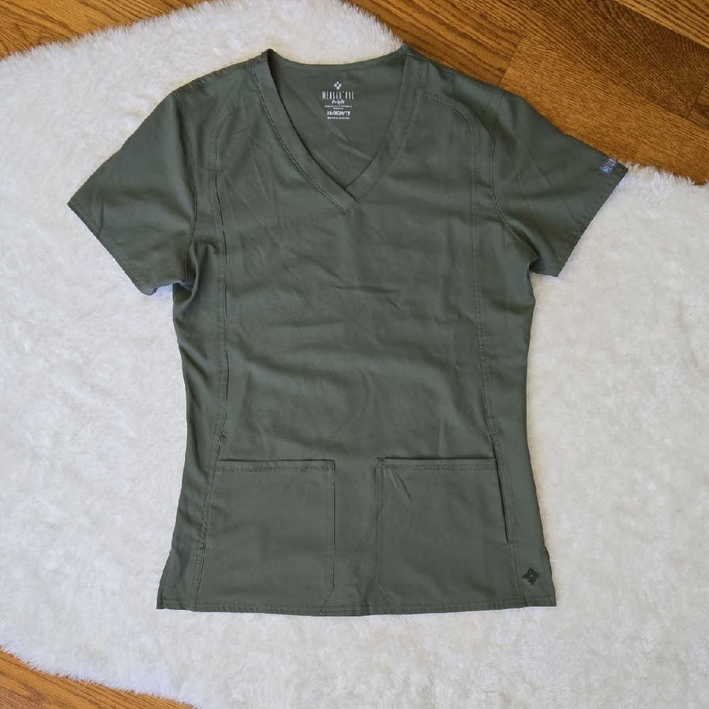 Med Couture Green Scrub Top, Womens Extra Small